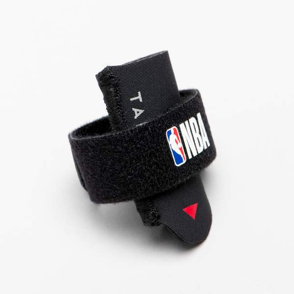 Бандаж и защита для пальца черный STRONG 500 NBA Tarmak
